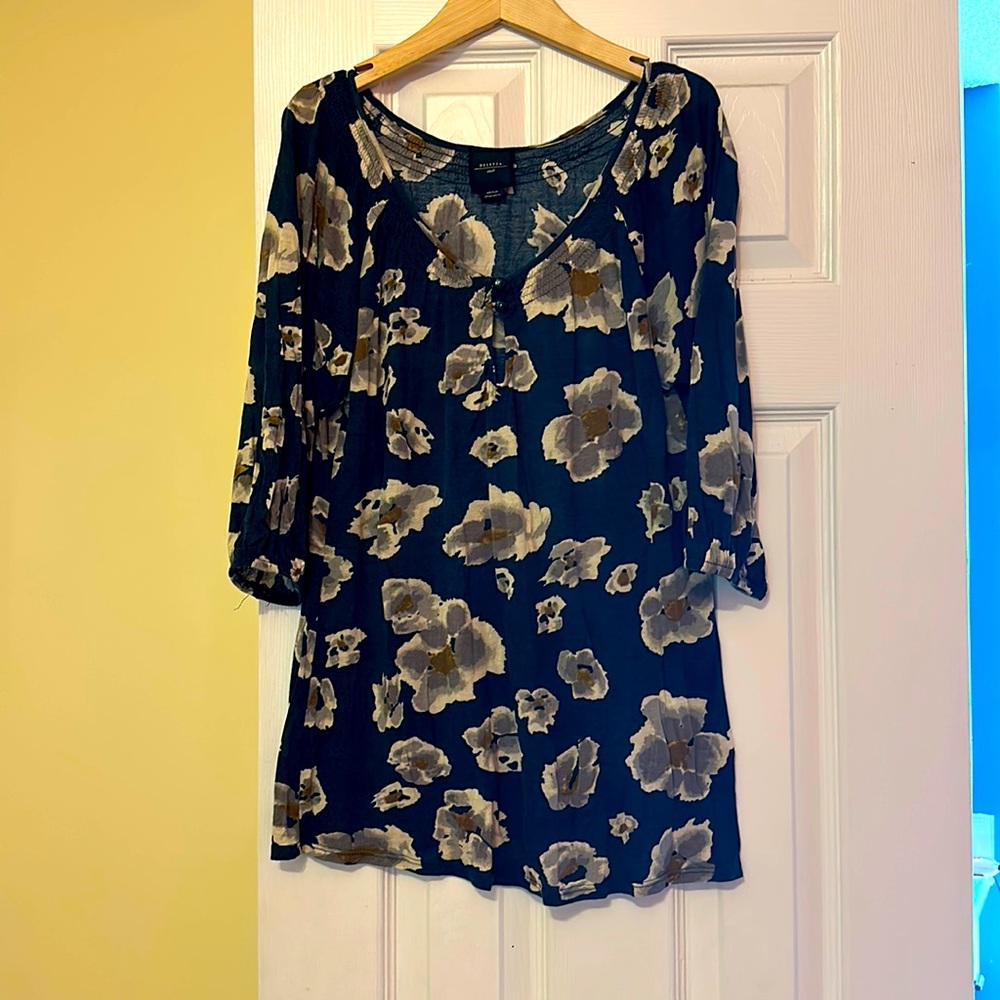 Anthropologie short sleeved top